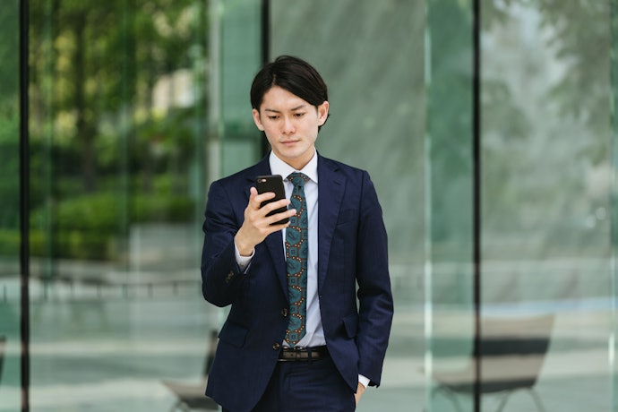 転職エージェントや応募企業からの連絡を社内で受けない