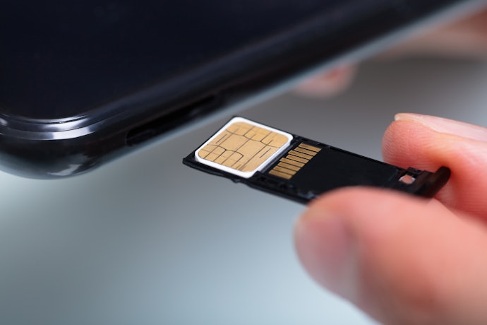 楽天モバイルのSIMロック解除方法は?解除が不要なパターンも 楽天モバイルのSIMロック解除方法は?解除が不要なパターンも