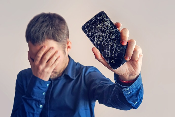ahamoではスマホが壊れたときの補償はある?