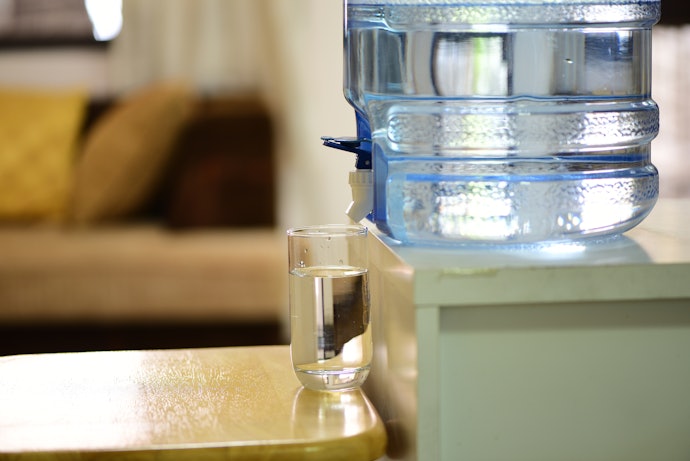 水受皿:外して中性洗剤で洗う