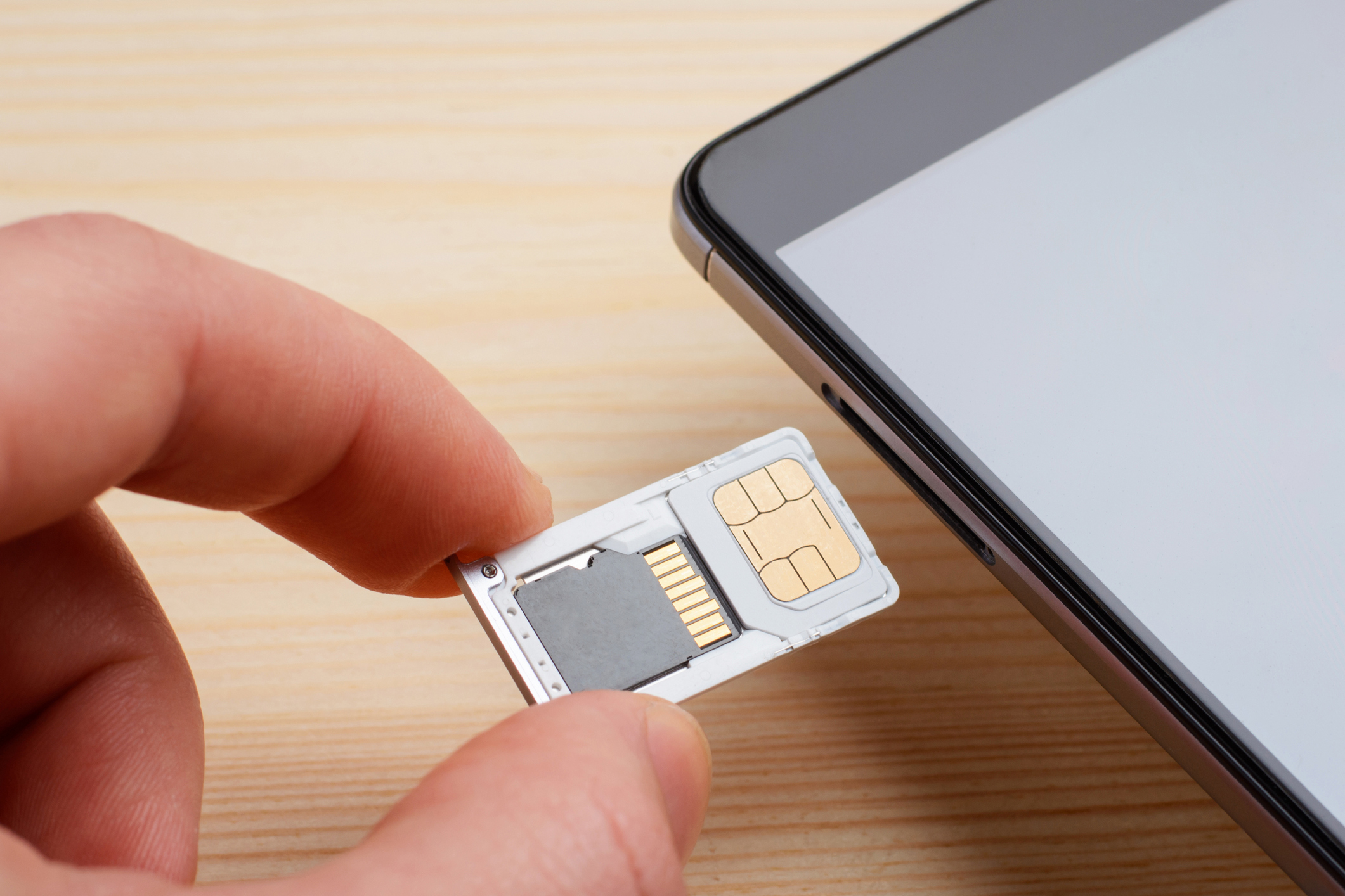 SIMカードとはなに？種類と選び方を初心者にもわかりやすく解説 | マイベスト