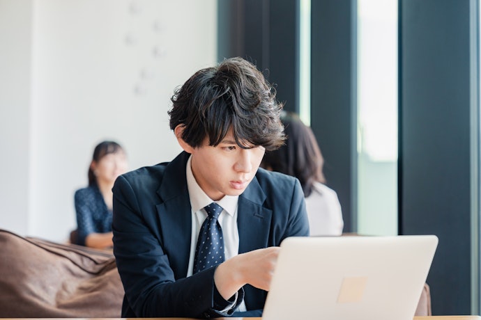 会社のPCやスマホを使って転職サイトを利用するのはNG