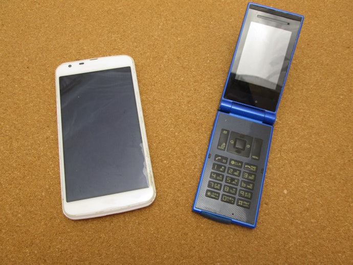 古いスマホは通話用に、新しいスマホは高速データ通信用に使う