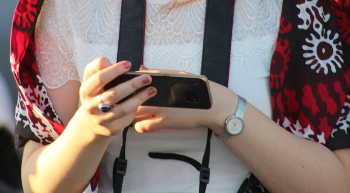 ディスプレイの大きさは同じ。ただしiPhone 13のほうが見やすい