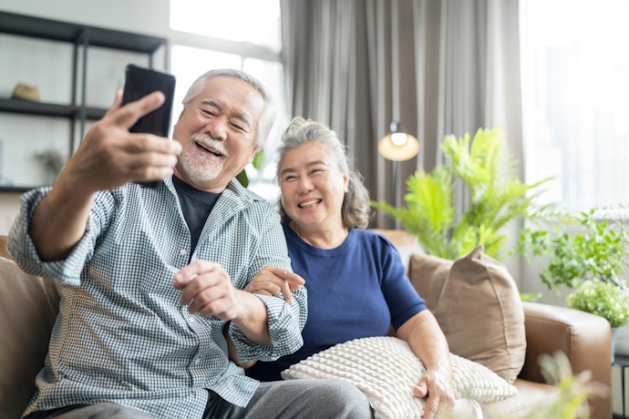Y!mobileは60歳以上限定の通話料割引キャンペーンがある