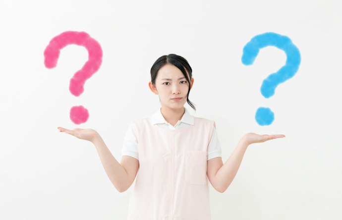 看護師との違いは?助産師のほうが年収が高め