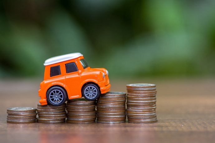 楽天カードで自動車税を支払うのは損?
