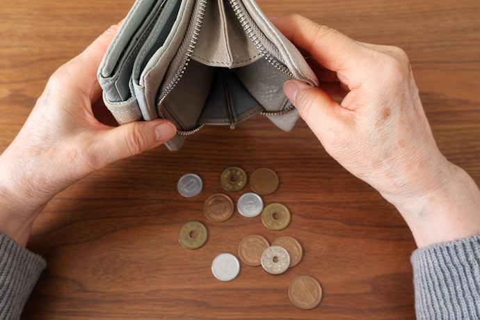 大学生が金欠になる理由は?
