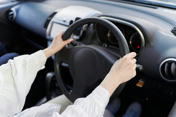 運転者の限定あり・限定なしで保険料はどのくらい変わる?