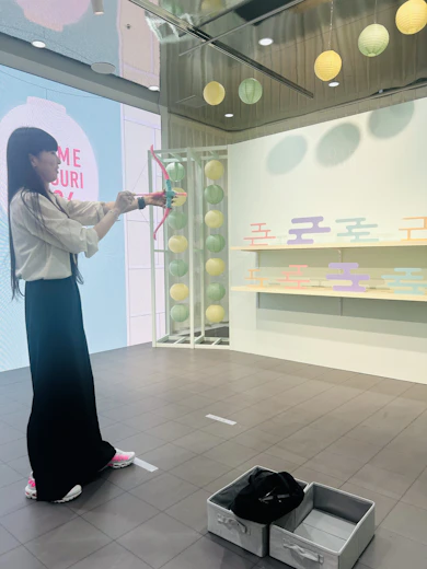 コスメを購入したら、お得につかみ取りや射的ができる!