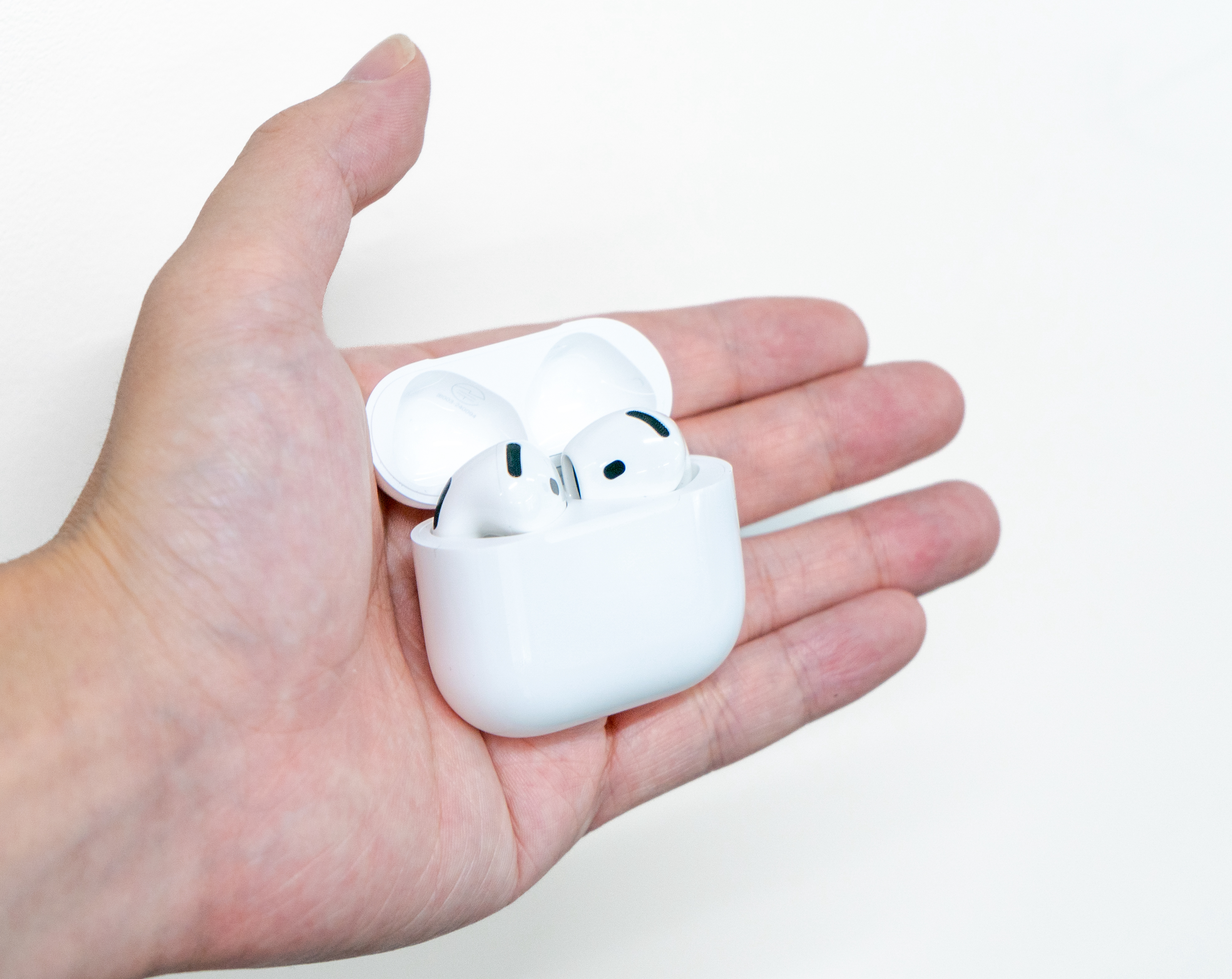 祝！ノイキャン搭載】AirPods 4発売日レビュー！iPhone 16よりも