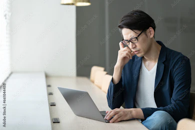 メモリやSSDが高騰したのはなぜ?ノートパソコンへの影響は?