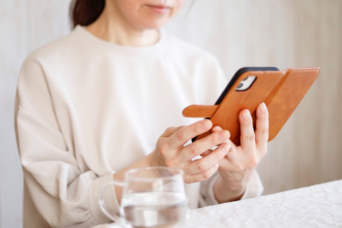 ドコモの銀行の口座開設は、スマホと本人確認書類があれば簡単!