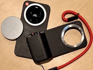 これは「撮影が好きになるスマホ機能付きカメラ」だ
