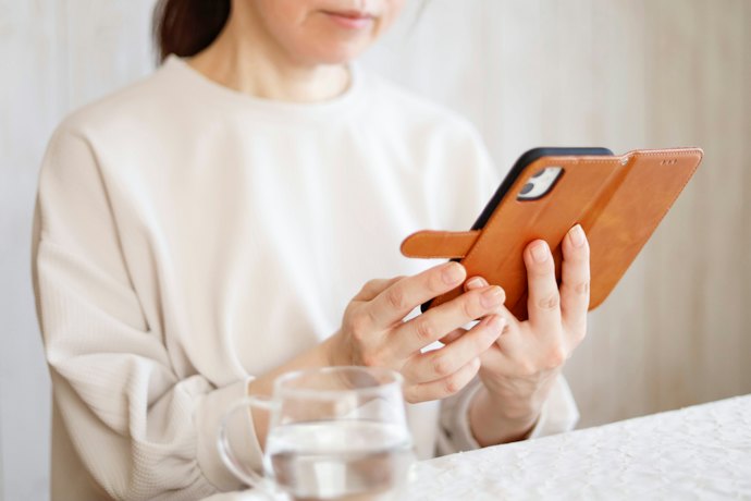ドコモの銀行の口座開設は、スマホと本人確認書類があれば簡単!