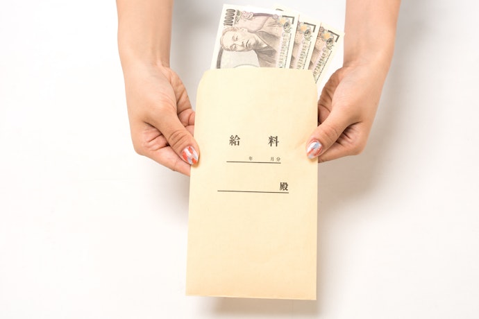 手取り45万円の年収は約720万円