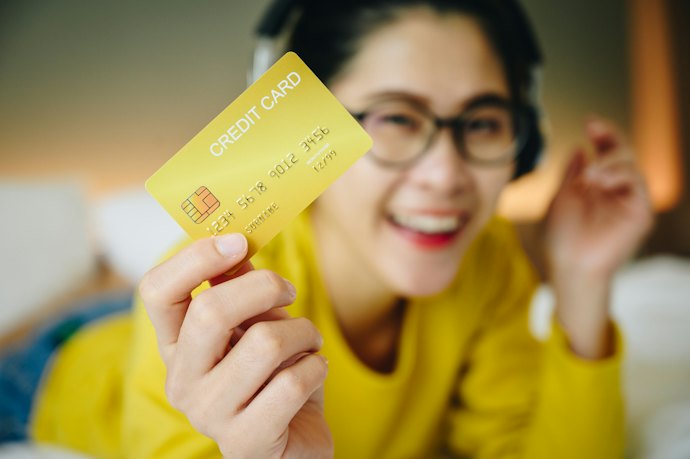 Edy機能付き楽天カードには手数料が330円かかる。迷ったらつけなくてもOK