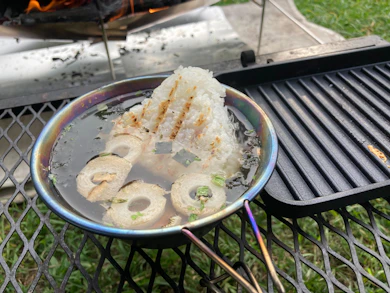 レシピ④:松茸のお吸いもの焼きおにぎり茶漬け:優しい味でお酒好きキャンパーのお供にピッタリ!