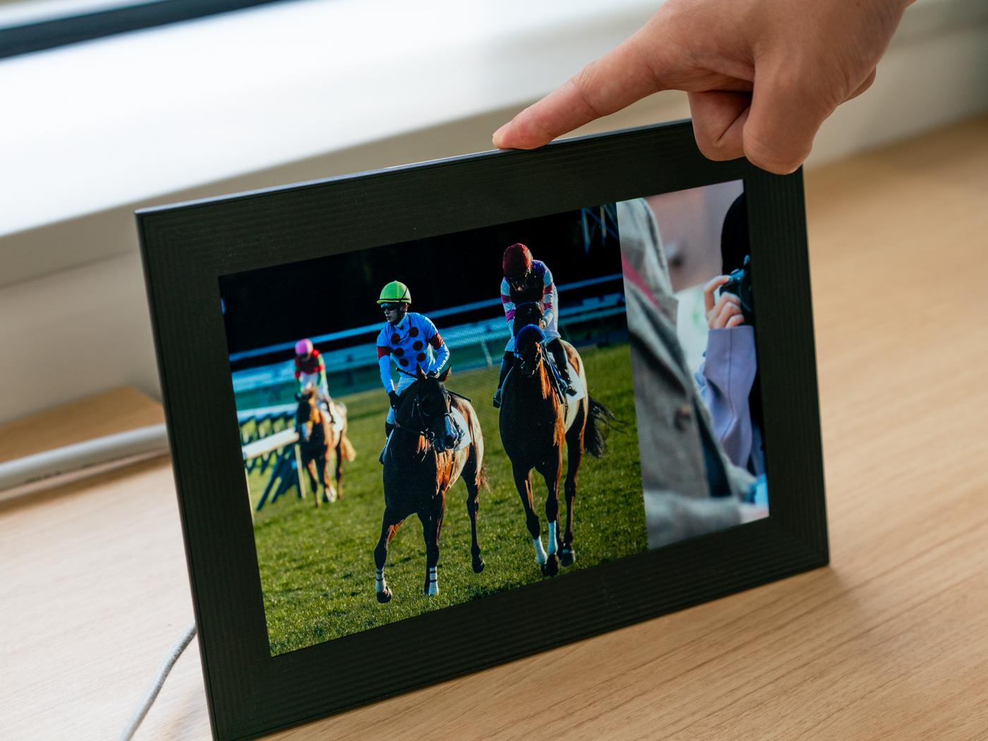 国内初レビュー！？】米国AURA社のデジタルフォトフレームが最高だった