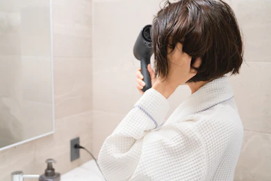 「台所が激暑...」「ドライヤーで汗だく...」エアコンの風が来ない場所、どうしてる?