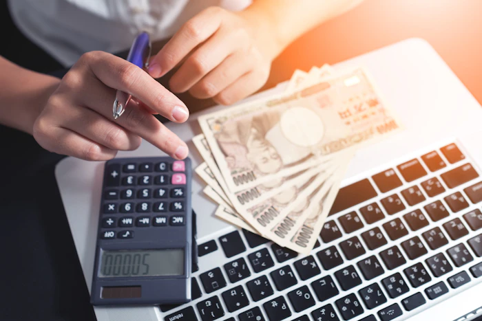 手取り45万円の年収はいくら?生活費の内訳や適正家賃を解説