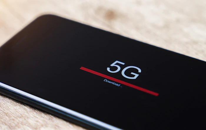 ZEUS WiFi(ゼウスワイファイ)の解約方法は?手順や違約金についても解説