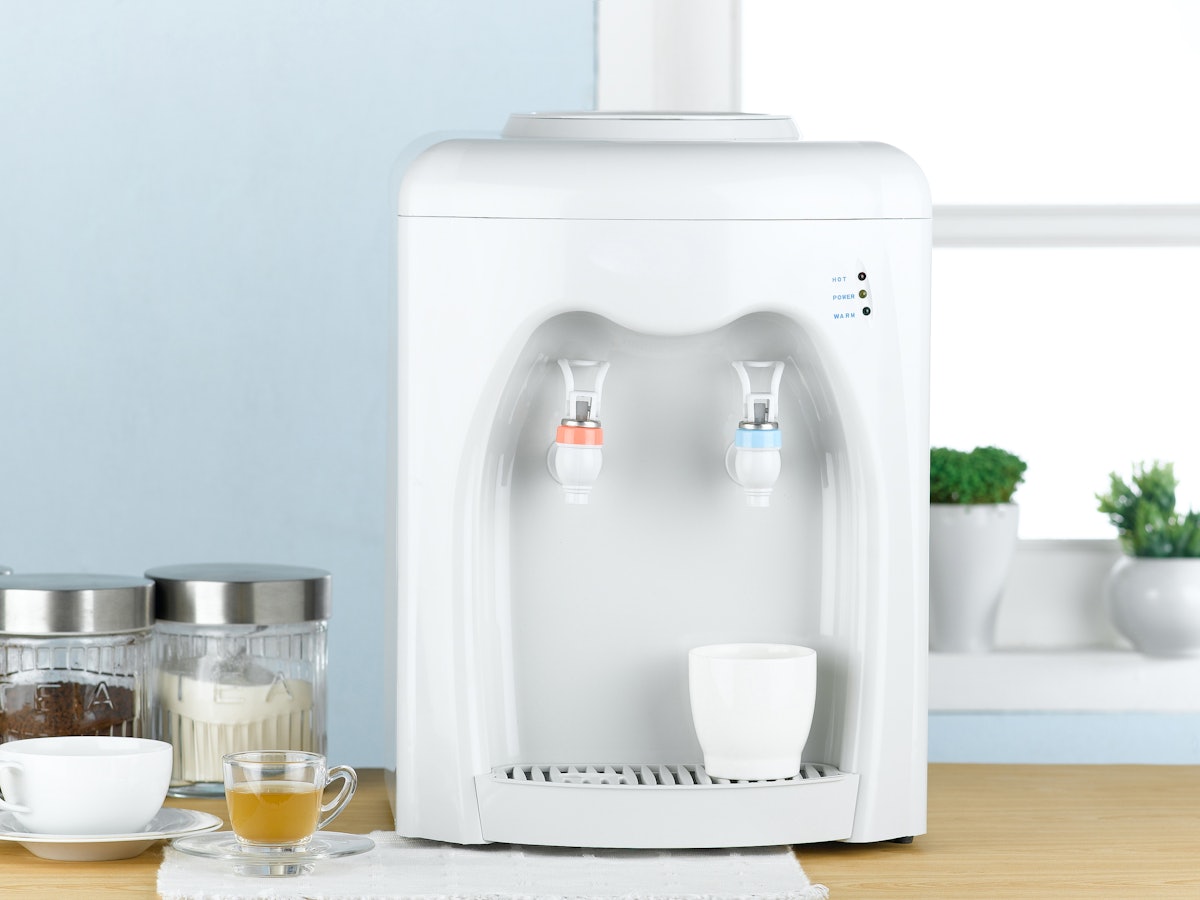 ウォーターサーバーで冷水・お湯が出る仕組みをわかりやすく解説 ウォーターサーバーで冷水・お湯が出る仕組みをわかりやすく解説