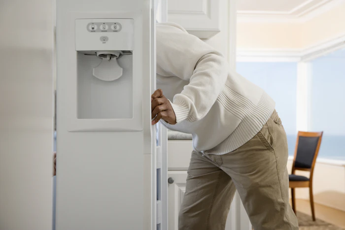 ウォーターサーバーの掃除方法!内部洗浄・水垢除去などのやり方を解説