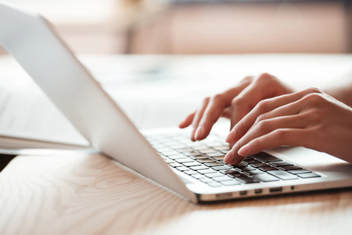 ソフトバンク光から楽天ひかりへ乗り換える方法は?費用や注意点を解説