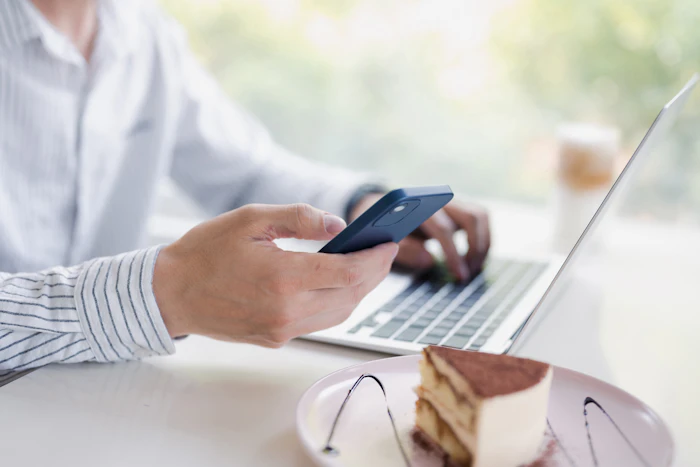 iPhoneのテザリング料金は?容量の上限や設定方法を解説