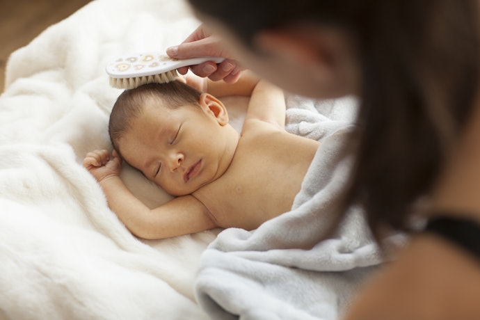 赤ちゃん用くし・ヘアブラシを上手に使うポイントは?