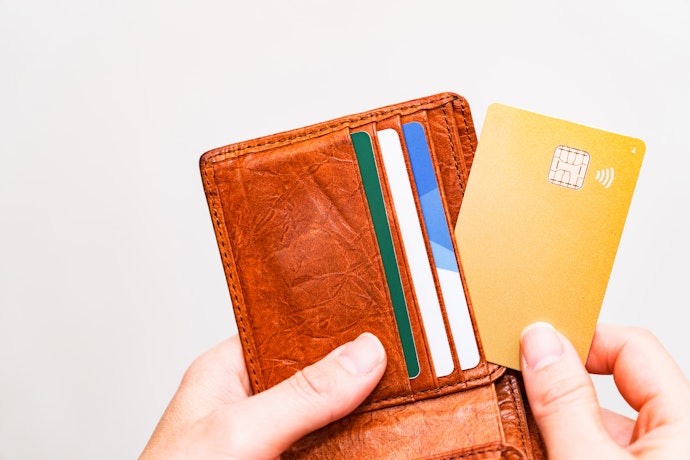 クレジットカードは何枚持つべき?