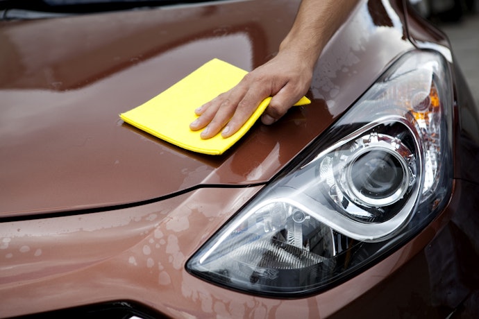 コンパウンドの使い方は?黒い車にも使える?