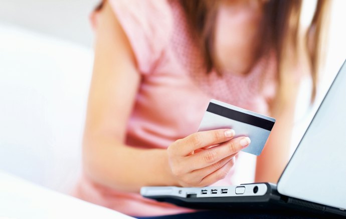 学生でもクレジットカードは作れる?
