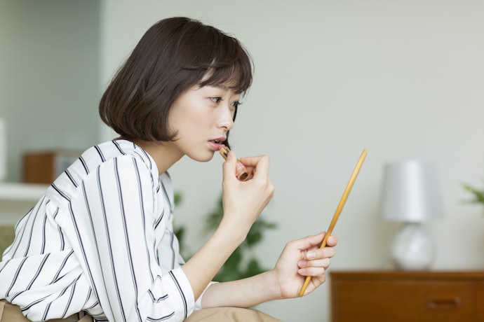 リップを落ちにくくする塗り方のコツは?