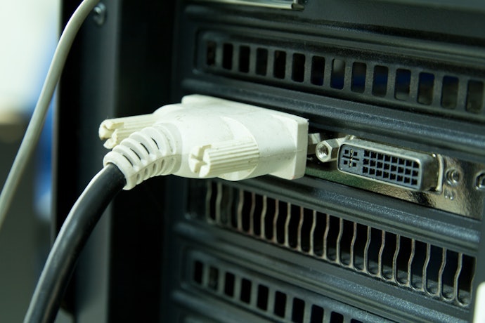 DVI-HDMI変換アダプタで音声データも伝えられる?
