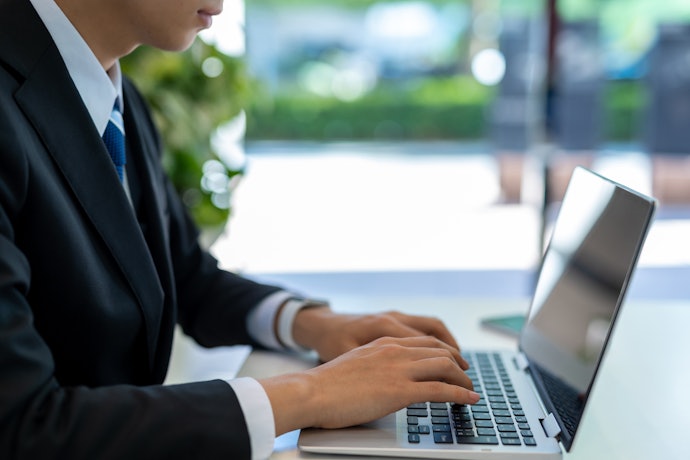 就活サイトを利用するときの注意点は?