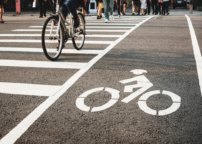 2026年4月から罰則強化!自転車走行中のイヤホンの使用は避けよう
