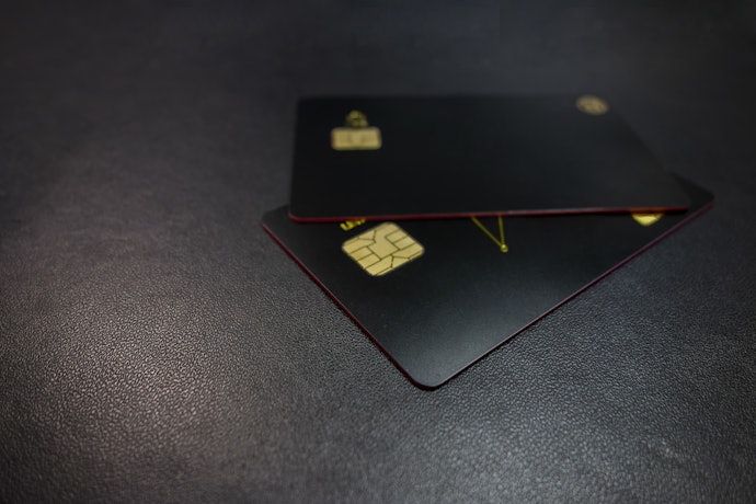 ブラックカードは誰でも作れる?