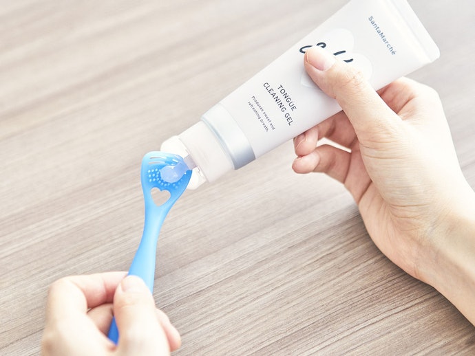舌磨きジェルを使った舌磨きの正しい方法とは?