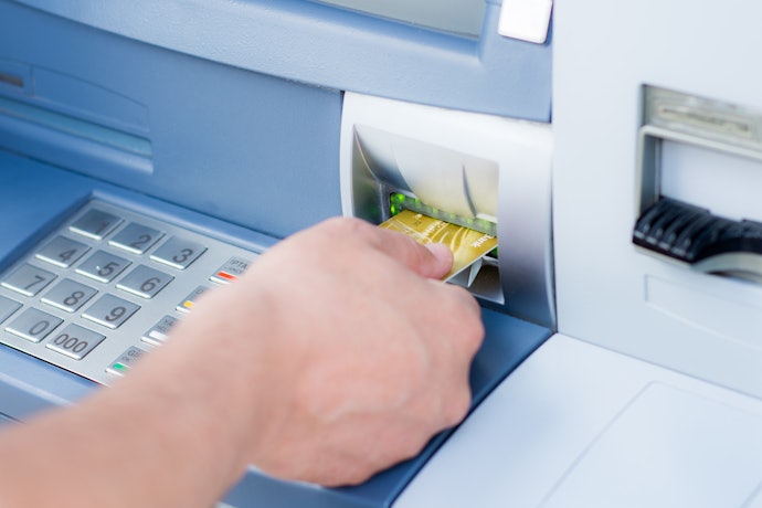 キャッシング機能付きクレジットカードでもコンビニ借入できる!