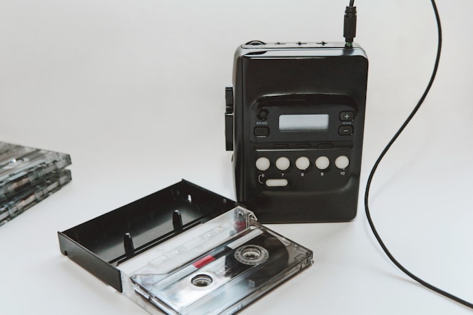 ポータブルカセットプレーヤーの名機は中古で狙える?