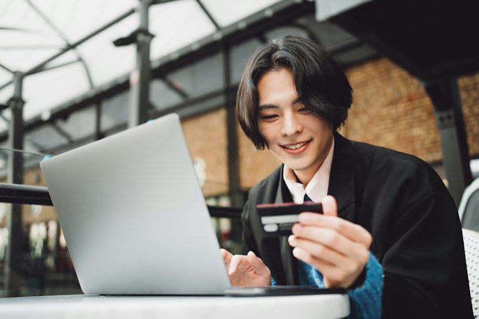 学生でもクレジットカードを即日発行できる?