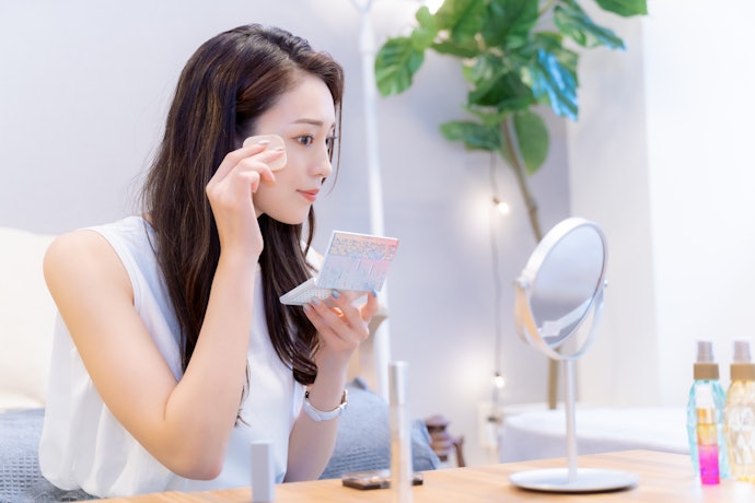 敏感肌のベースメイクのコツは?おすすめのメイクツールはどれ?