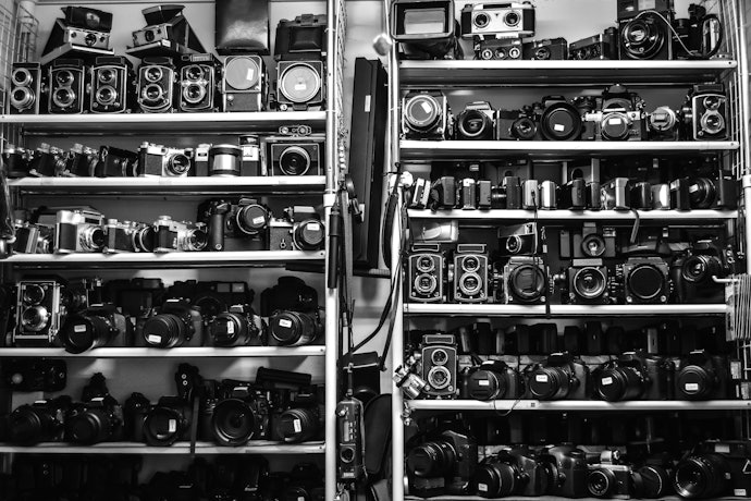 中古のフィルムカメラを売ってる場所は?修理はできる?