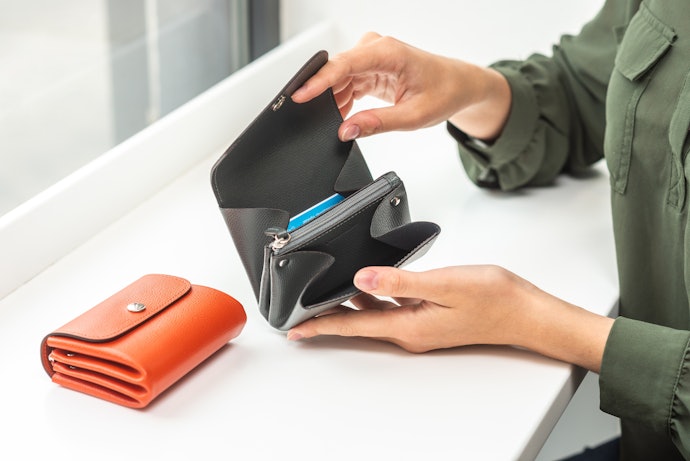 ブランド買取の利用方法や、ブランド品を高く売るコツを解説!