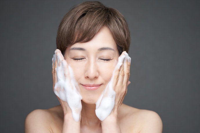 肌に負担をかけないのがコツ!やさしい洗顔のやり方は?