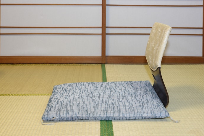 畳に座椅子を置く際の注意点は?