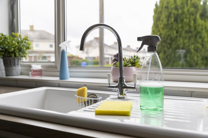 油ひきが臭い!ニオイや汚れがひどいときの対処法は?