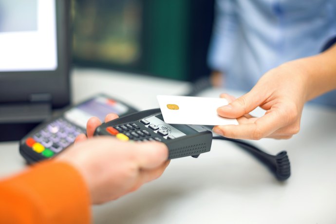 クレジットカードのタッチ決済とは?